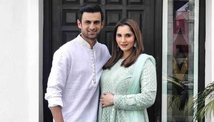 IndVSPak : हाय वोल्टेज मॅचच्या अगोदर टेन्शनमुळे प्रेग्नेंट सानिया मिर्झा ट्विटरवरून गायब IndVSPak : हाय वोल्टेज मॅचच्या अगोदर टेन्शनमुळे प्रेग्नेंट सानिया मिर्झा ट्विटरवरून गायब