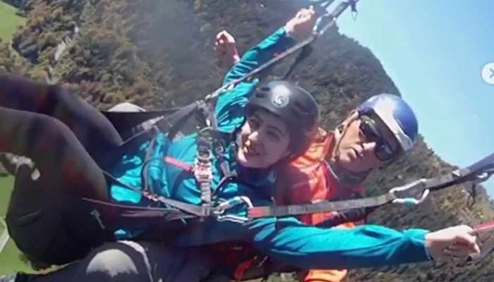 सारा अली खान स्वित्झरलँडमध्ये अॅडवेंचर करताना 'या' व्यक्तीला करतेय मिस सारा अली खान स्वित्झरलँडमध्ये अॅडवेंचर करताना 'या' व्यक्तीला करतेय मिस