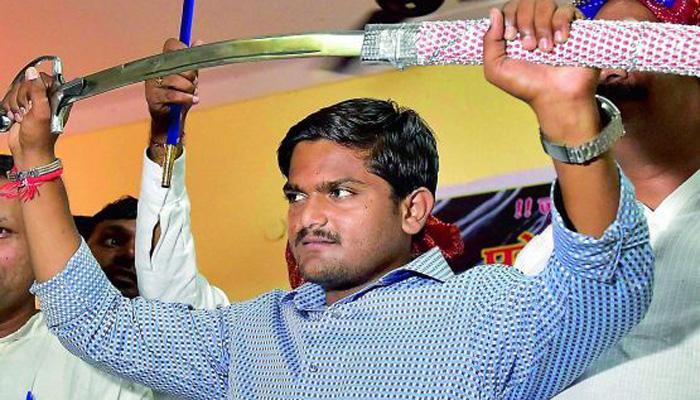 अत्यंत गुप्त पद्धतीनं तयार झाला होता हार्दिकचा 'एकता यात्रे'चा प्लान अत्यंत गुप्त पद्धतीनं तयार झाला होता हार्दिकचा 'एकता यात्रे'चा प्लान